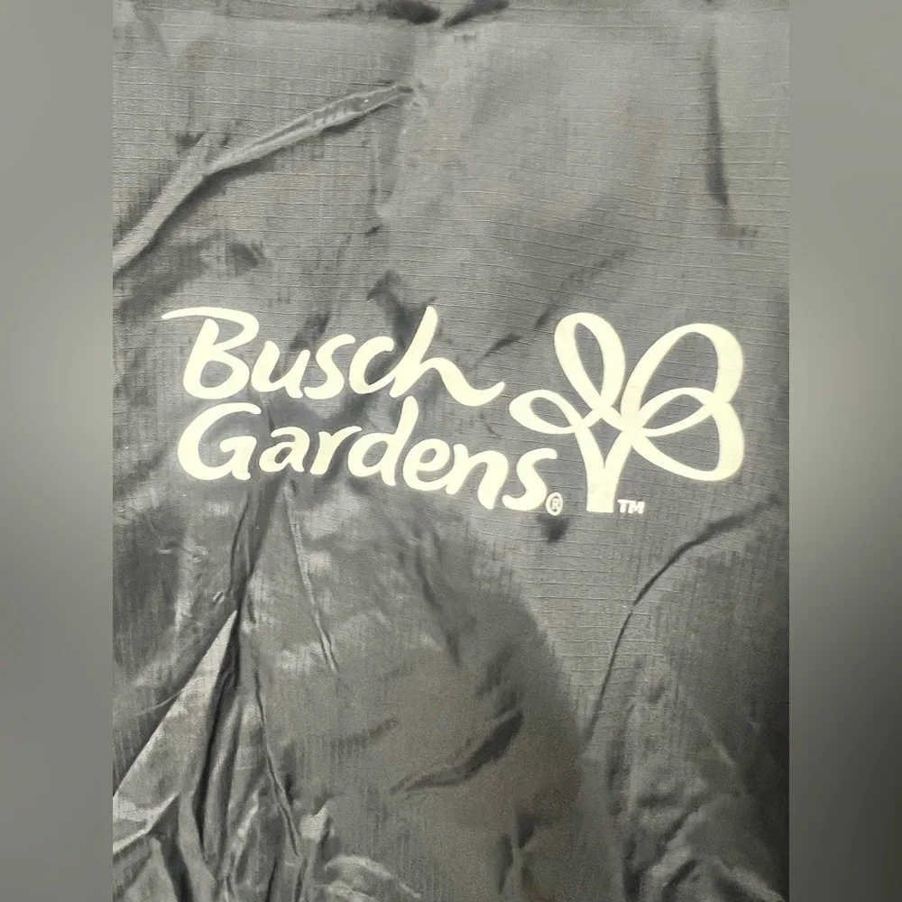 Busch Gardens- Mens Black/White Windbreaker w/‎ Full zipper new with tags, Large